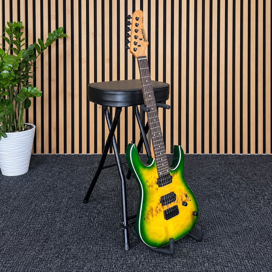 Hardman SB207 gitarrenfußbank mit Fußstütze und Gitarrenhalter.