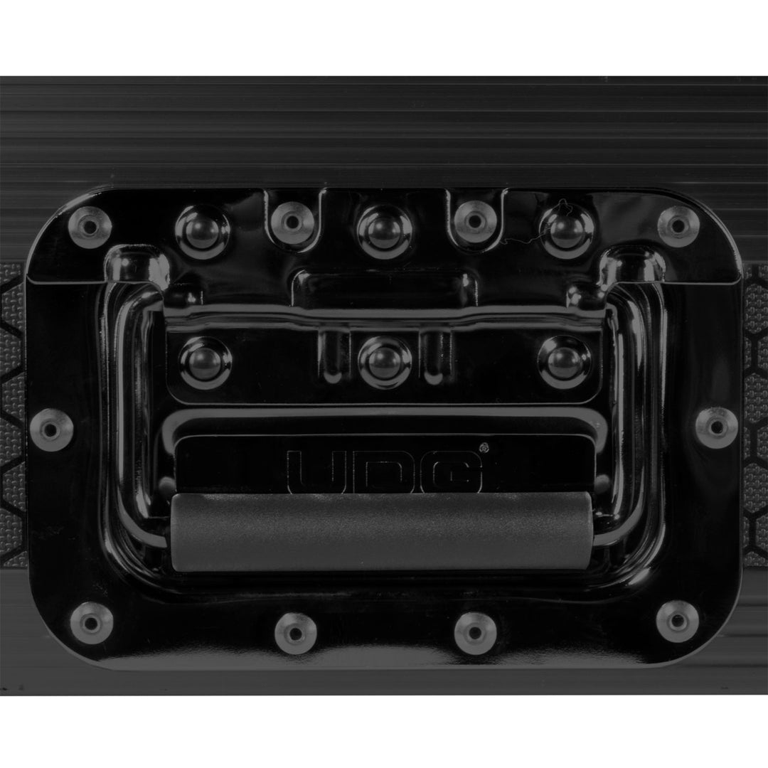 UDG Ultimate Flight Case NI Kontrol S4 MK3 Schwarz Plus (L)