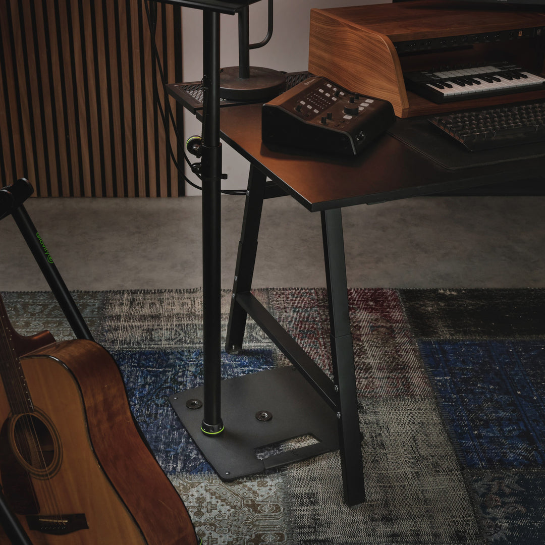 Gravity SP 3202 CS B – Lautsprecherständer für Studiomonitore mit quadratischer Stahlbasis