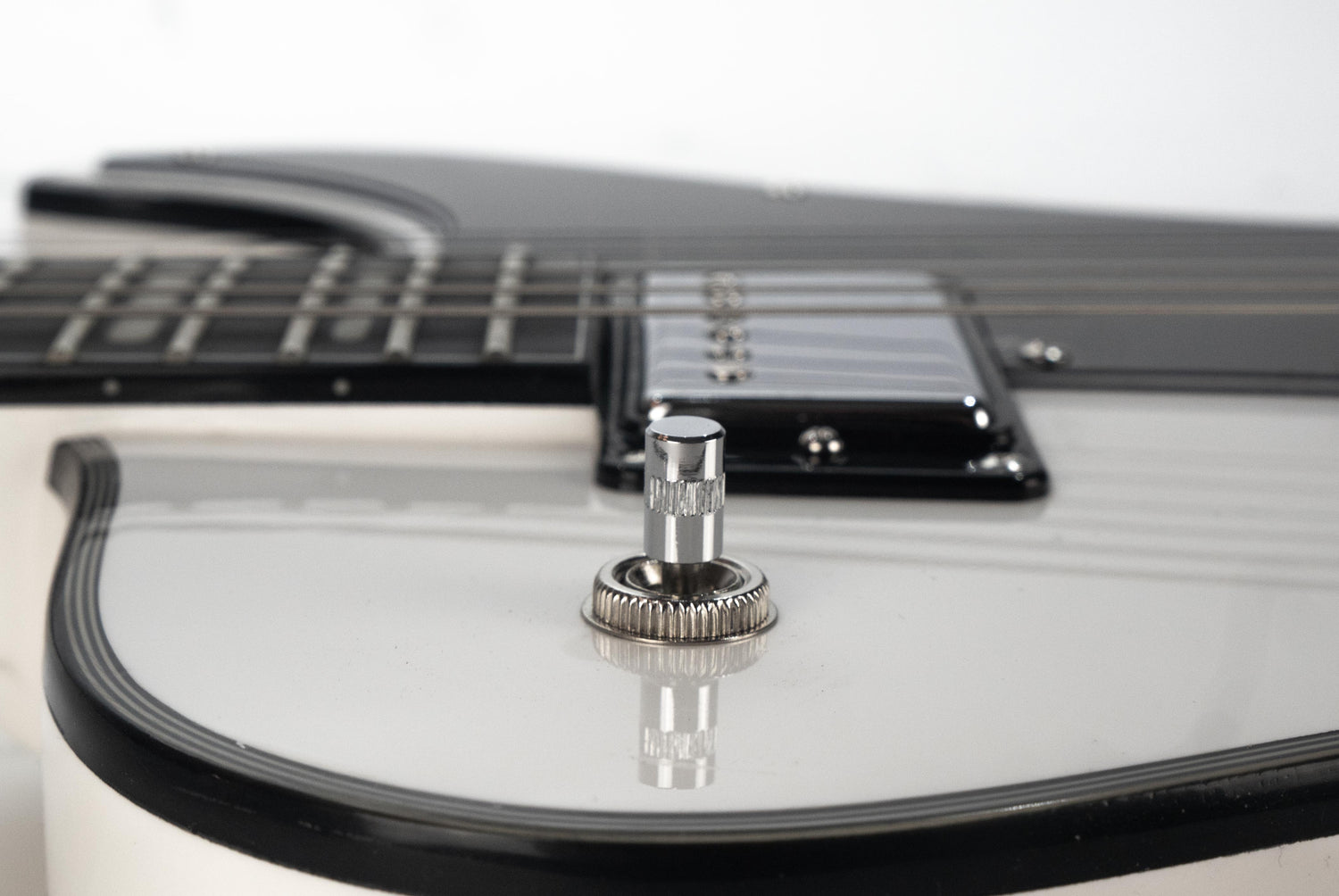 Hagstrom The Phantom Electric Guitar (White)