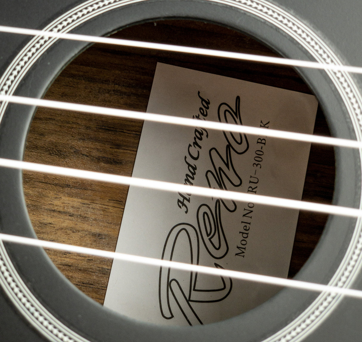 Reno RU300 Grand Concert Ukulele _ Black