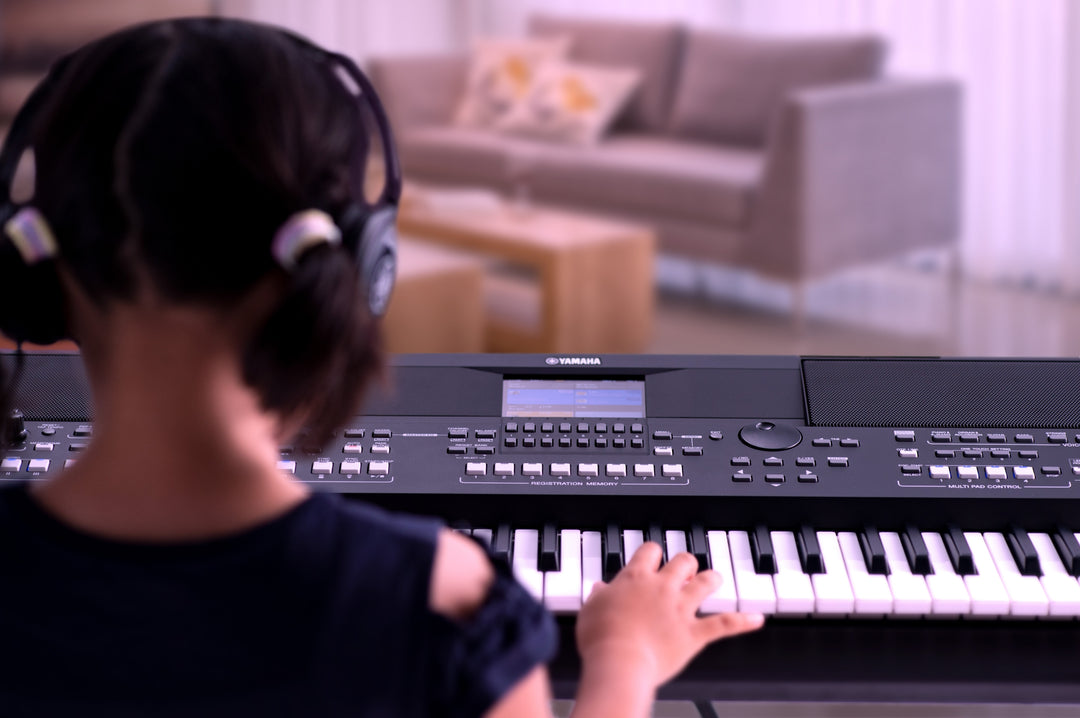 Yamaha PSR-SX600 Keyboard (Schwarz)