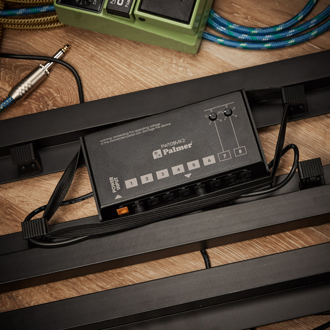 Palmer PWT 08 MK2 - Universelles 8-Ausgangs-Pedalboard-Netzteil