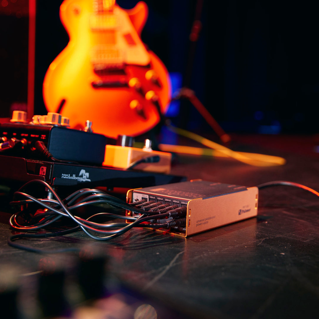 Palmer PWT 12 IEC - Universelles Netzteil für Pedalboard mit USB