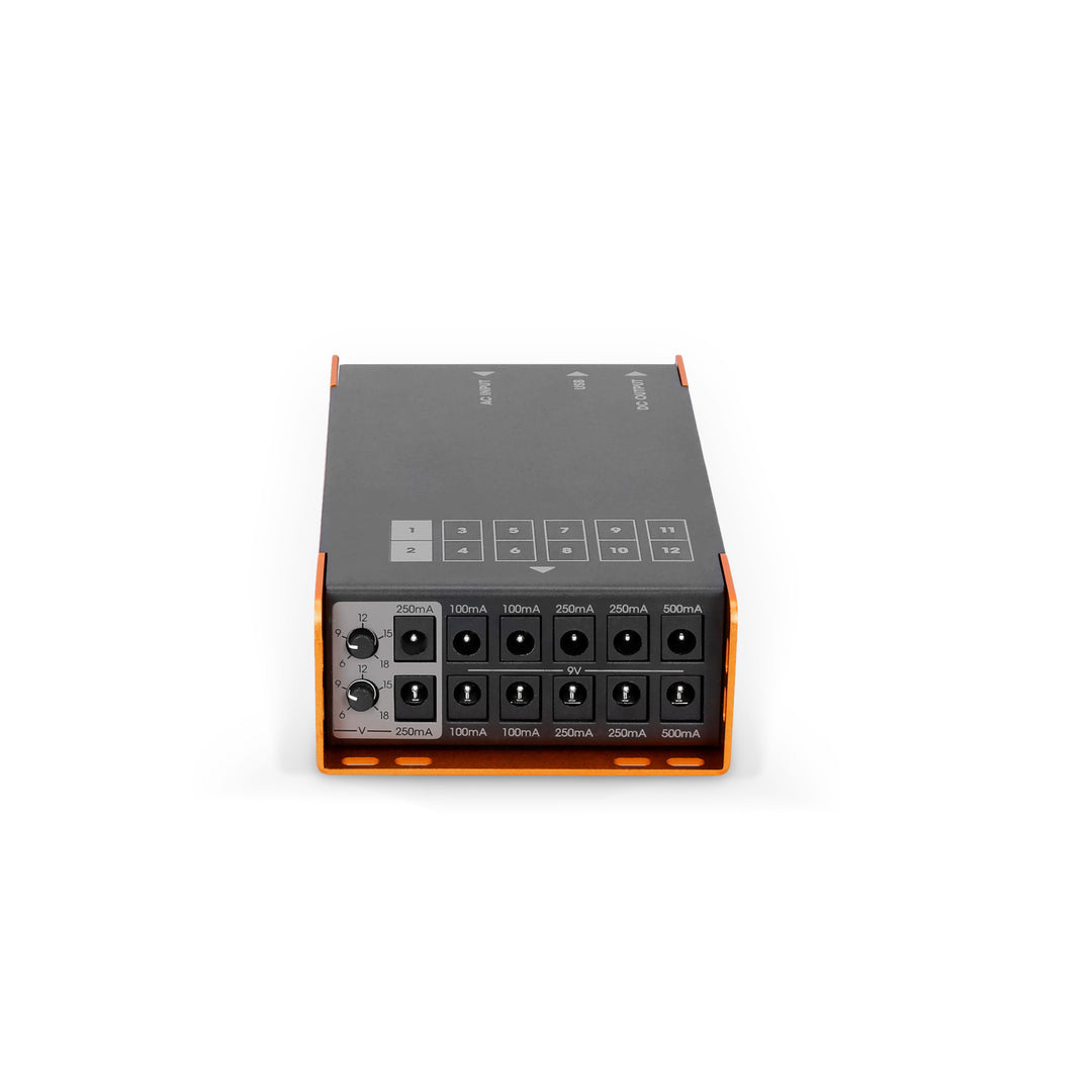 Palmer PWT 12 IEC - Universelles Netzteil für Pedalboard mit USB