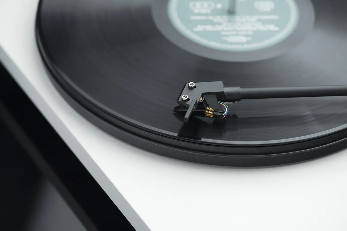 Pro-Ject Primary E OM Turntable (Black)