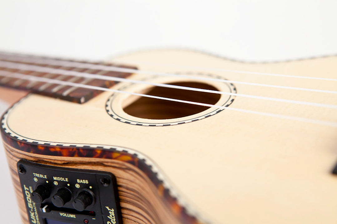 Reno RU210E Sopran Ukulele m. Pickup und Tuner (Natur)