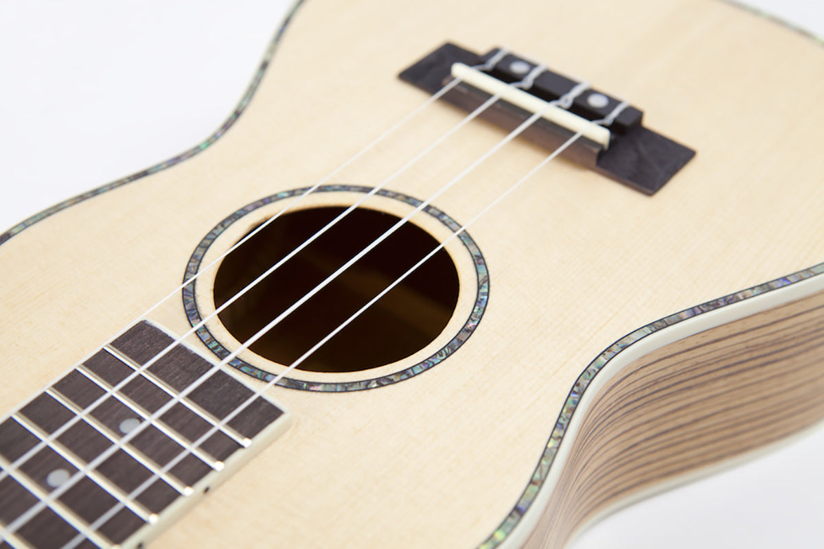 Reno RU320 Grand Concert Ukulele - Natural