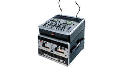 Gator GRC-10X8 Konsolenrack 10U, Oberseite; 8U Unterseite