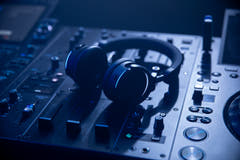 AlphaTheta HDJ-F9 Kabellose DJ-Kopfhörer – Black