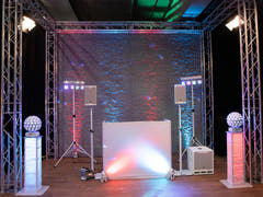 EUROLITE 2x Stage Stand variable inkl. Abdeckung und Tasche, weiß