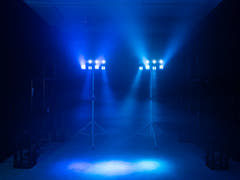 EUROLITE Set LED KLS-180 weiß + BS-2 EU Lautsprecherständer in Weiß
