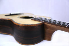 Reno RU440 Tenor Ukulele