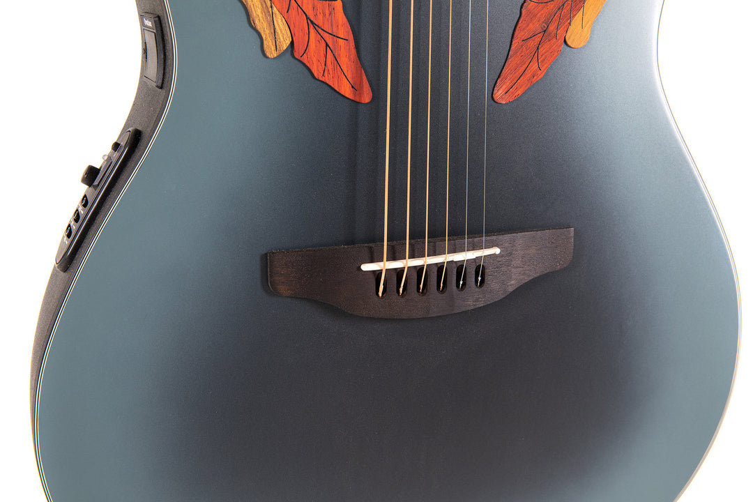 Ovation E-Akustik-Gitarren Celebrity Elite Mid Cutaway - Reverse Blue Burst (CE44-RBB-G)