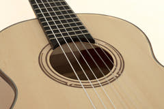 GEWA Klassische Gitarre Pro Natura Silver Massiv Fichte / Ahorn - 1/4 Größe