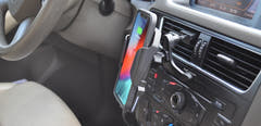 MINIBATT Handyhalter fürs Auto mit Kabellosem Ladegerät