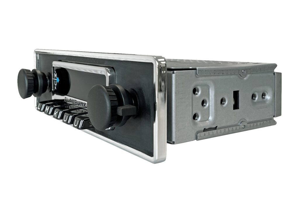 Blaupunkt Frankfurt Stereo Retro-Autoradio mit DAB+, Bluetooth, USB-C und AUX