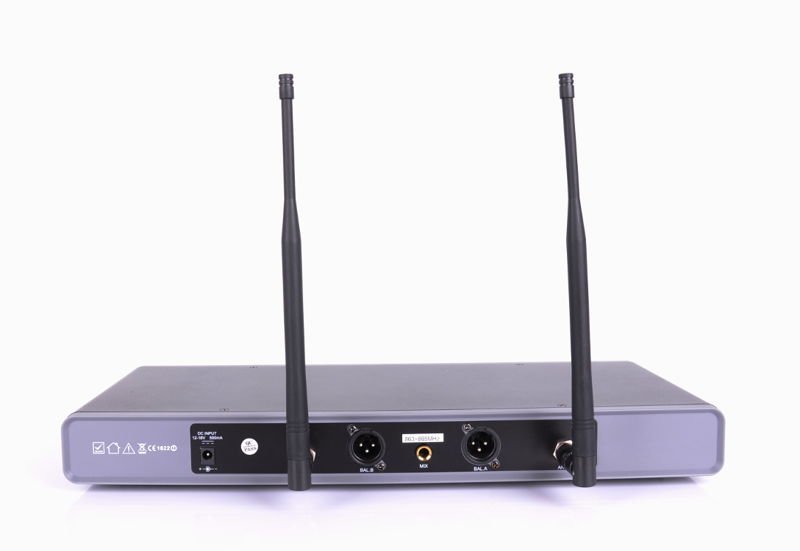 BST UDR300 Drahtloses Mikrofon-System