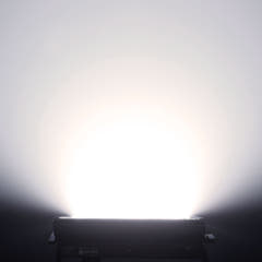 Cameo THUNDER® WASH 600 W - 3-in-1 Strobe-, Blinder- und Wash-Licht 648 x 0,2 W weißes Licht