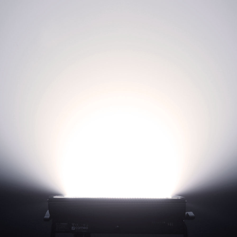Cameo THUNDER® WASH 600 W - 3-in-1 Strobe-, Blinder- und Wash-Licht 648 x 0,2 W weißes Licht