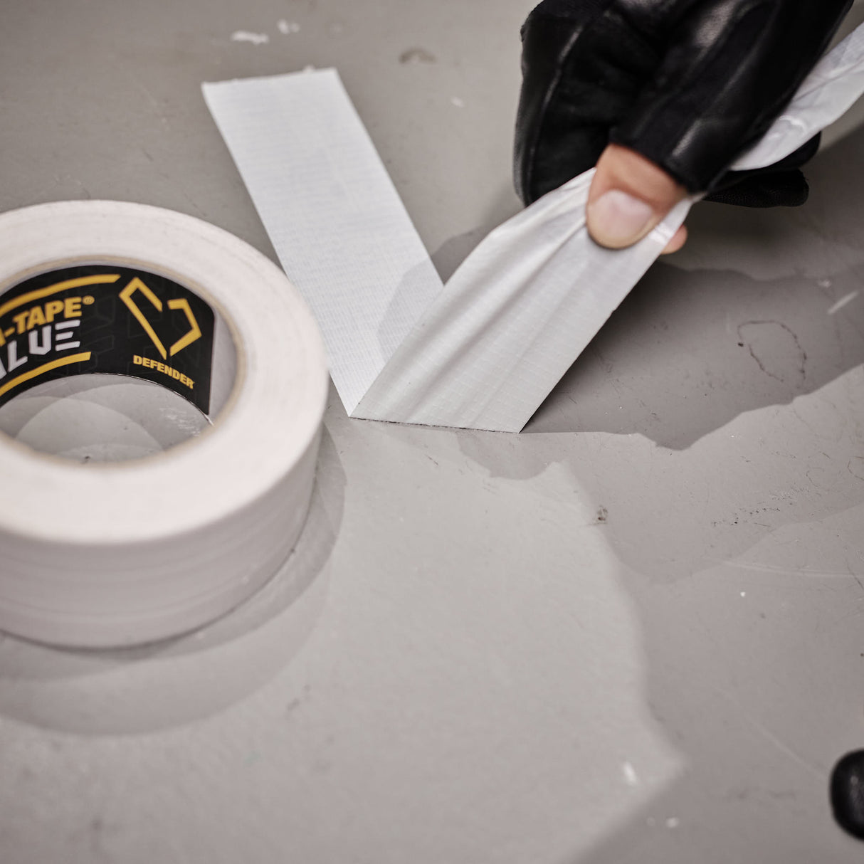 Defender EXA-TAPE® VALUE W 50 - Klebeband für Stoff | weiß | glänzend | 50 mm x 50 m