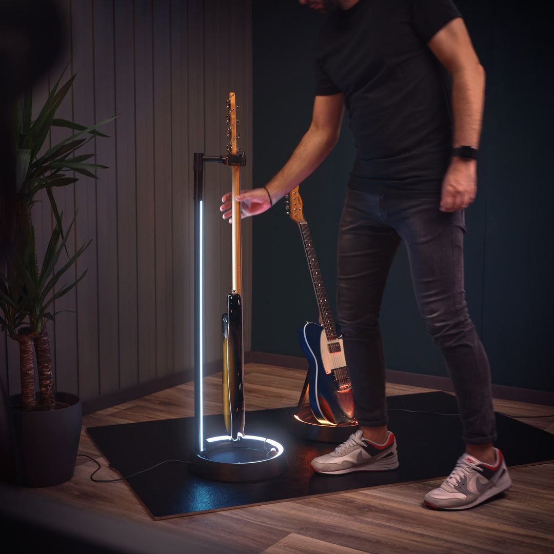 Gravity GS LS 01 NH B – GLOW-STAND® Gitarrenständer, Neckhug