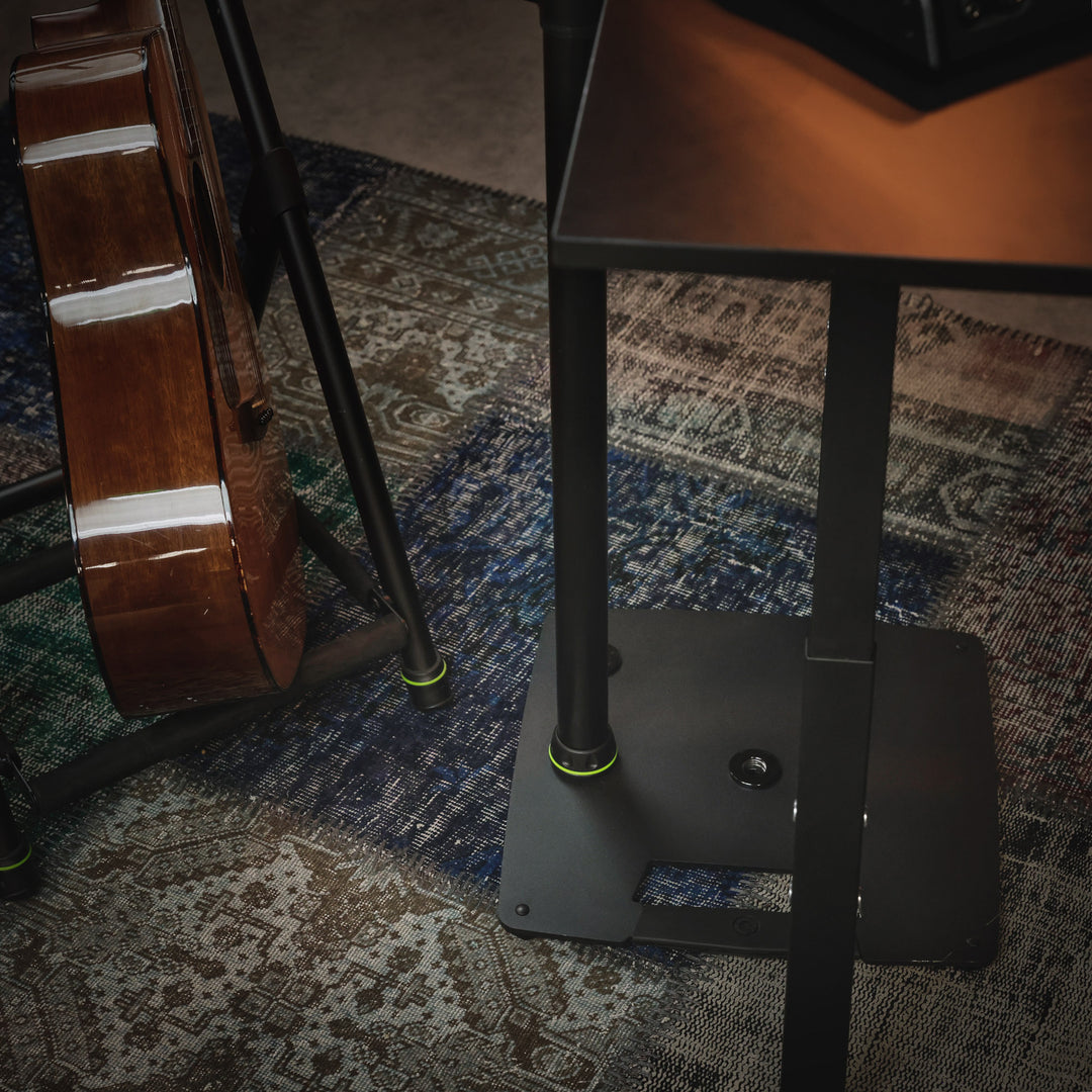 Gravity SP 3202 CS B – Lautsprecherständer für Studiomonitore mit quadratischer Stahlbasis