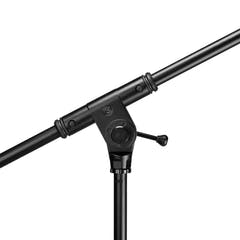 Gravity TMS 4321 OH B - Overhead-Mikrofonstativ für den Tourbetrieb mit extra breitem, zusammenklappbarem Dreibeinstativ und extra langem Galgenarm
