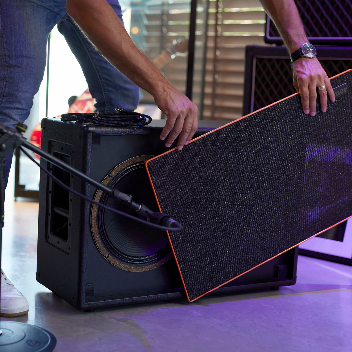 Palmer CAB 212 BX V30 - Gitarrenbox mit Celestion Vintage 30 2 x 12, offene Rückseite