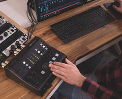 Palmer MONICON XL active studio monitor controller