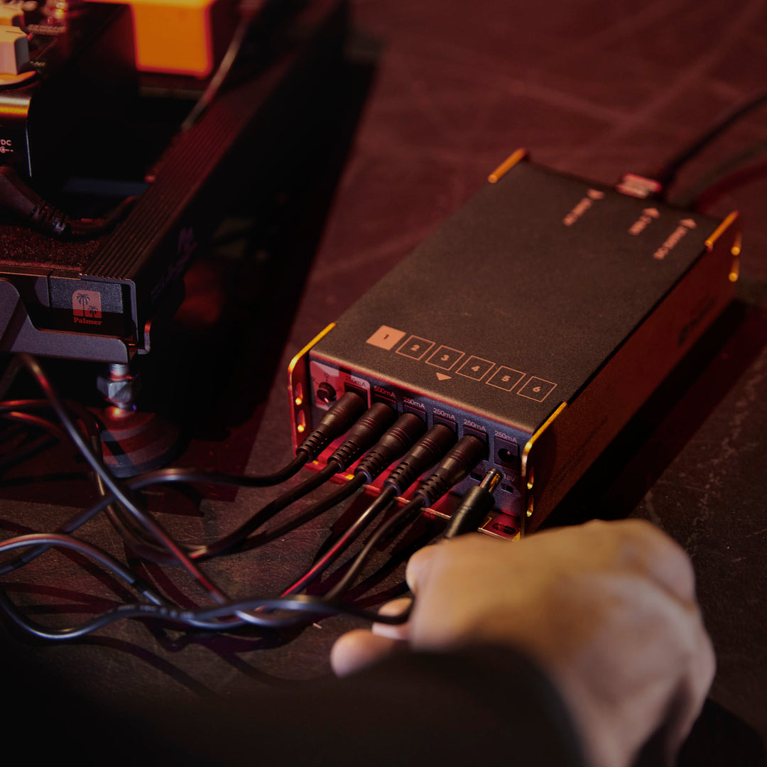 Palmer PWT 06 IEC - Universelles Netzteil für Pedalboard mit USB