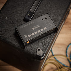 Palmer PWT 08 MK2 - Universelles 8-Ausgangs-Pedalboard-Netzteil
