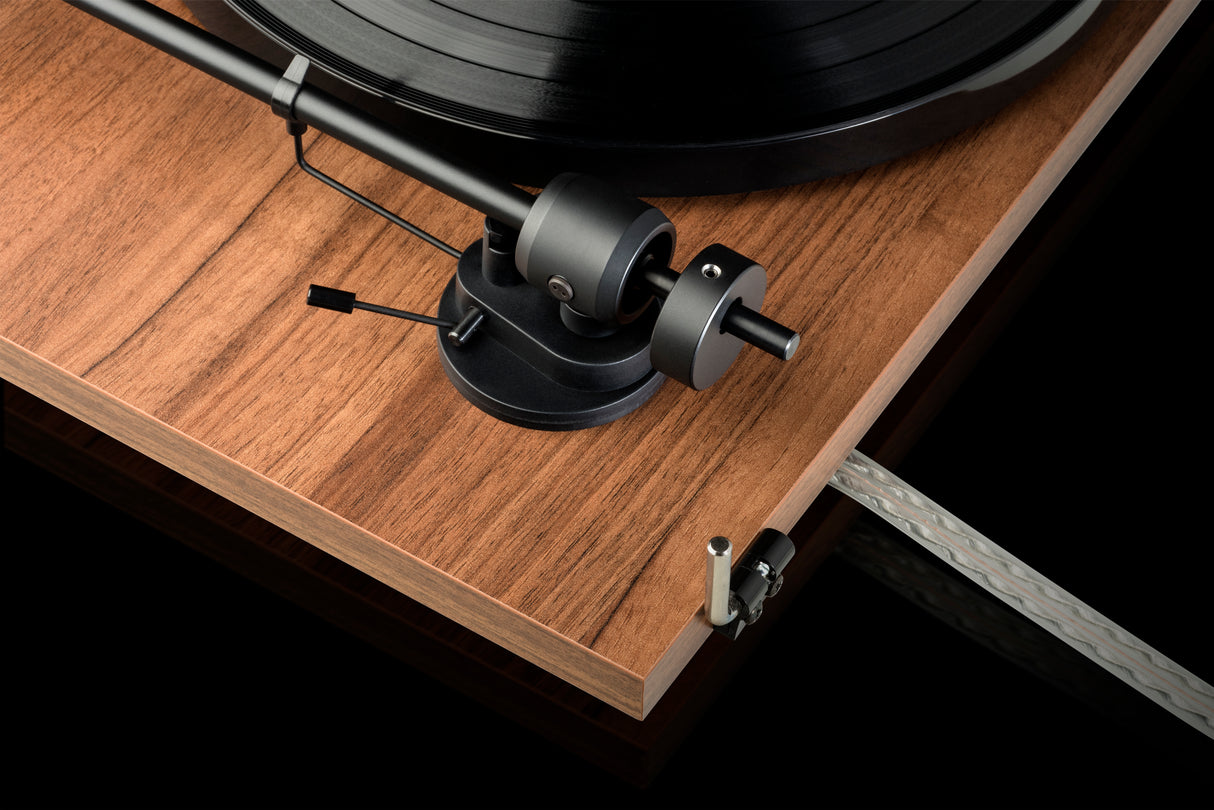 Pro-Ject E1 AT3600L Plattenspieler (Walnuss)