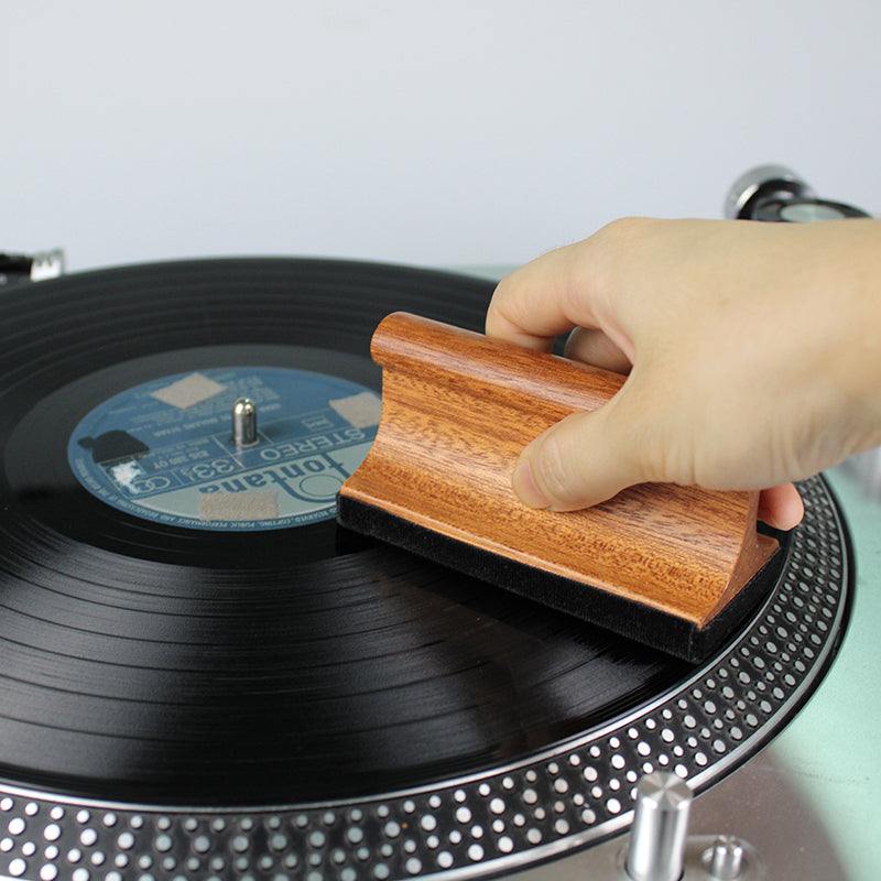 Anti-static cleaning set for vinyl records