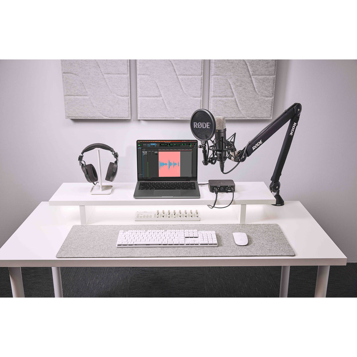 RØDE NT1 Signature Series Studio Microphone (Pink)