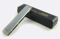 Suzuki Humming SU-21H Tremolo-harmonikas (F)