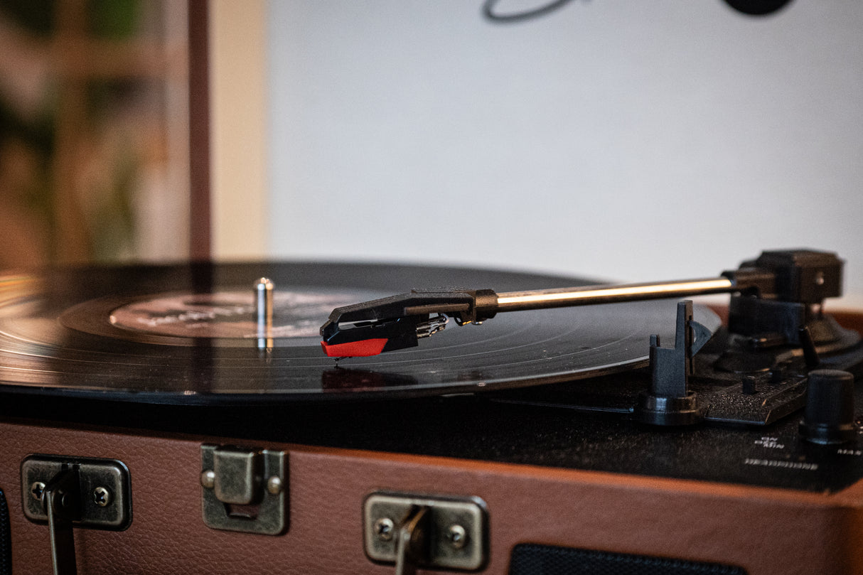 Studio 57 Dolly-Plattenspieler (Braun)