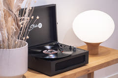 Studio 57 Groovy Plattenspieler (Schwarz)