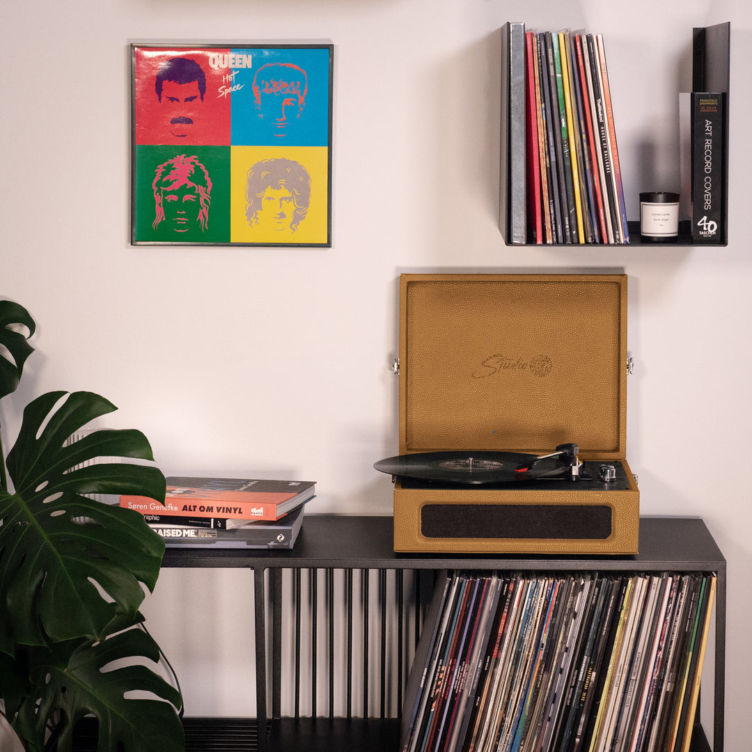 Studio 57 Groovy Turntable with LP Stand (Earth)