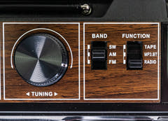 Studio 57 - Kassettenabspieler m. FM & Bluetooth, Black + Kassette