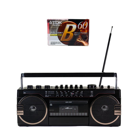 Studio 57 - Kassettenabspieler m. FM & Bluetooth, Black + Kassette
