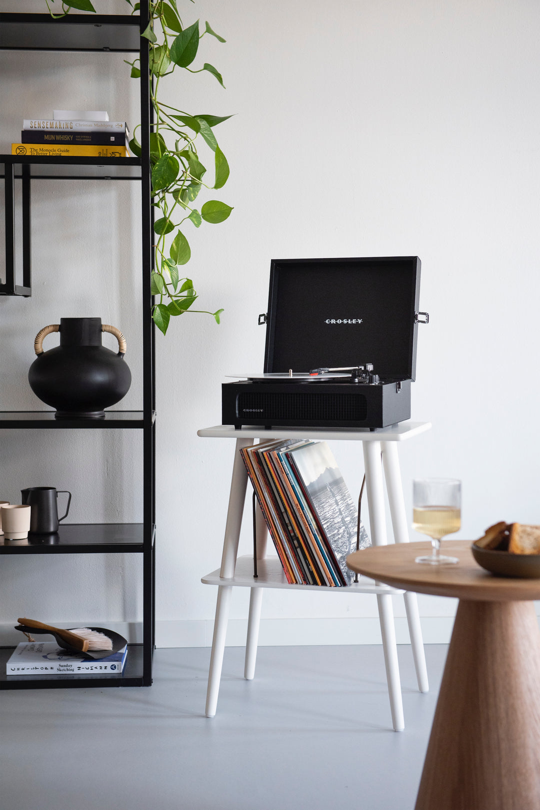 Crosley - Manchester Plattenspieler Möbel (Weiß)