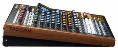 Tascam Model 12 Analogmischpult und 12-Spur-Digitalrekorder