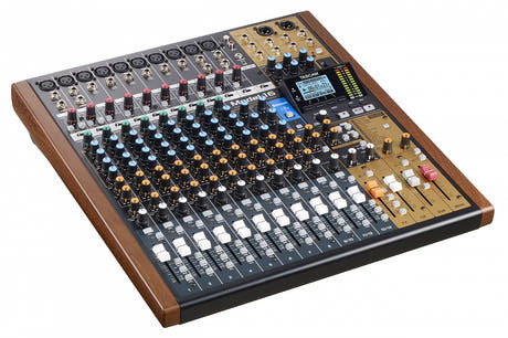 Tascam Model 16 Analogmixer und 14-Spur-Digitalrekorder