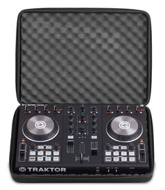 UDG Creator Controller Hardcase Medium Schwarz MK2