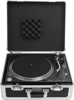 UDG Ultimate Pick Foam Flight Case Multi Format Turntable Silber