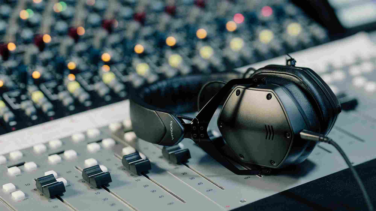 V-MODA M-200 headphones (Black)