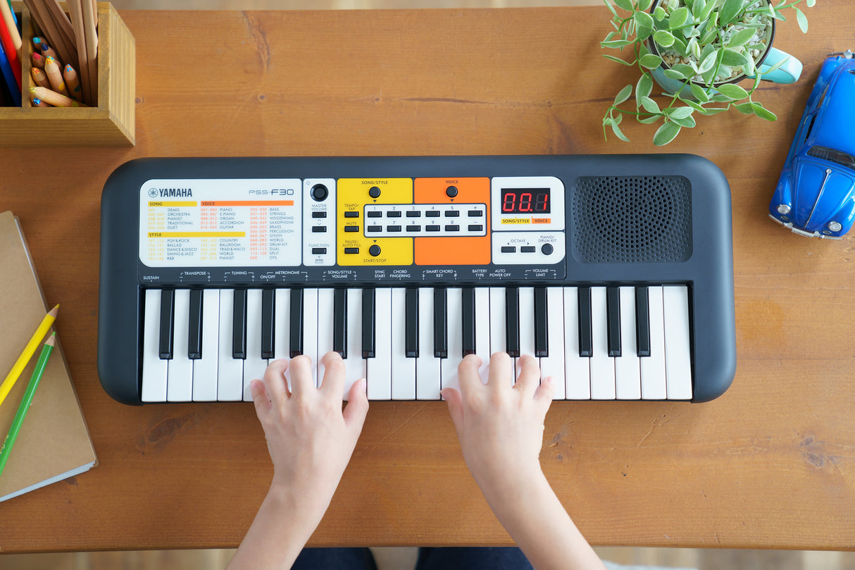 Yamaha PSS-F30 Children Keyboard (Black)