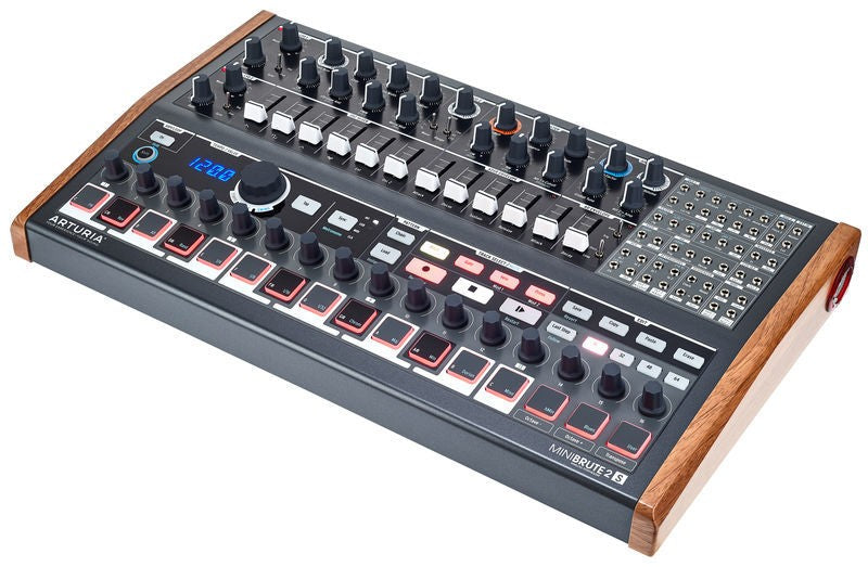 Artruia Minibrute-2S Analog Synthesizer (Black)