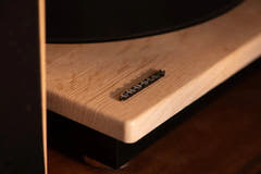 Crosley Brio Plattenspieler m/Lautsprechern, Natur